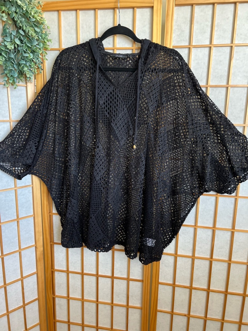 Susan Graver Weekend Black Lace Poncho Hooded Sheer Crochet Cover Up XL Boho - Picture 2 of 11